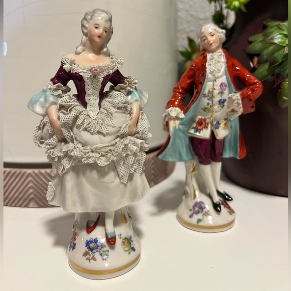 PAIR COLONIAL CAPODIMONTE COUPLE BOY GIRL DOVE FLOWERS,DRESDEN LACE - Picture 1 of 12